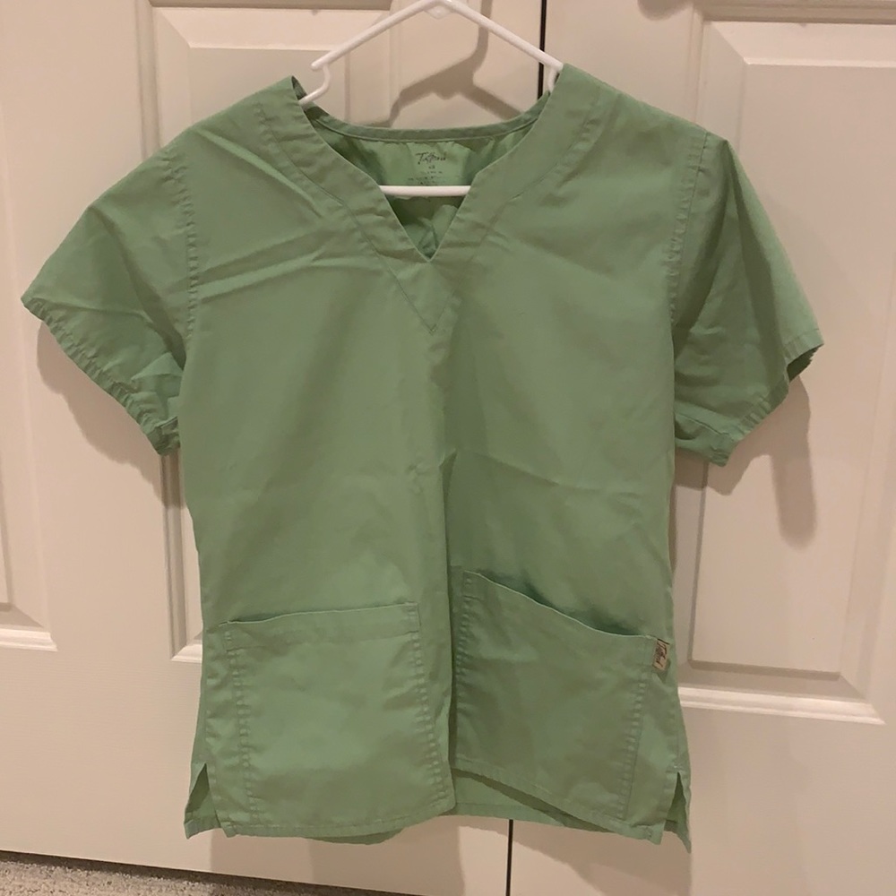 TAFFORD SCRUB TOP